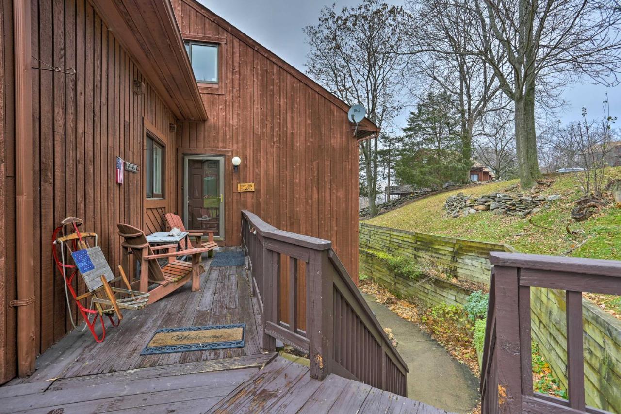 Pet-Friendly Townhome With Community Hot Tub! Vernon Exteriör bild