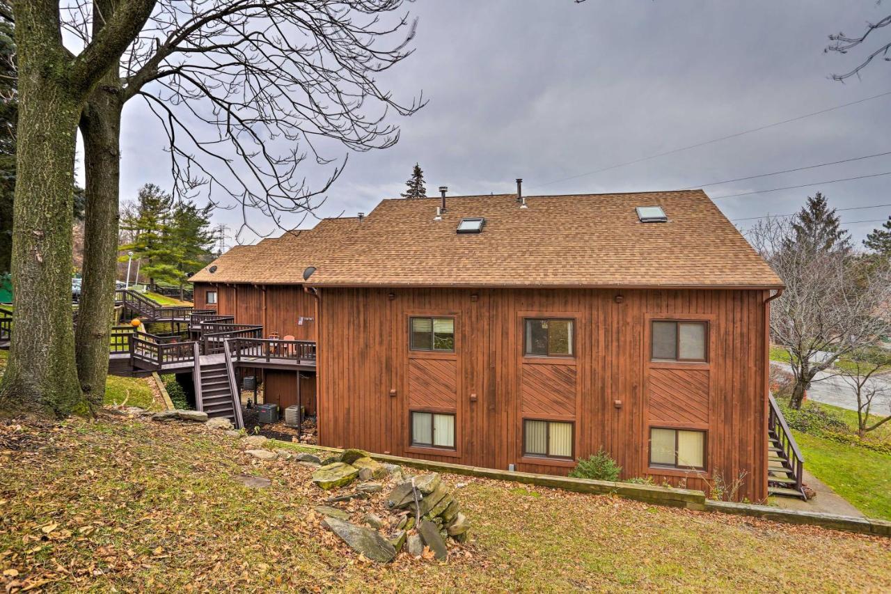 Pet-Friendly Townhome With Community Hot Tub! Vernon Exteriör bild